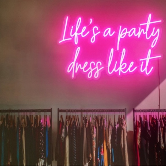 Cohosting EVERYTHING PETS Posh Party - 11/30 at 6:00 CST Sign up for a host pick - Picture 10 of 12